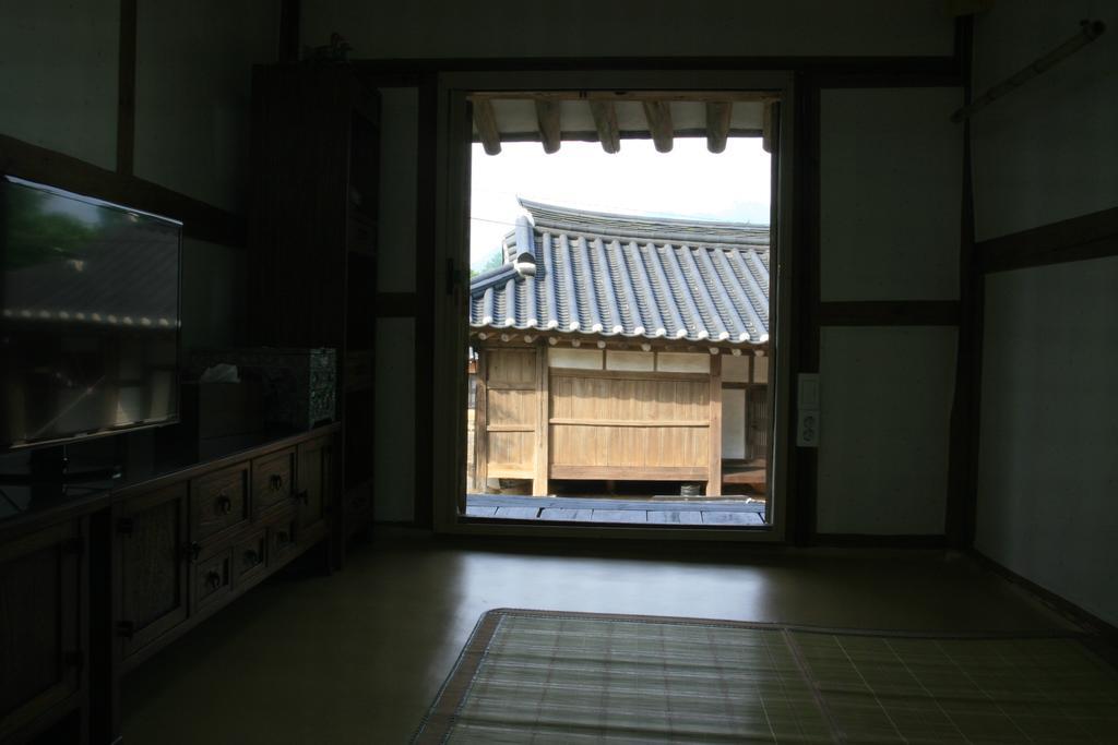 Jinrae Lee'S Traditional House Boseong ภายนอก รูปภาพ