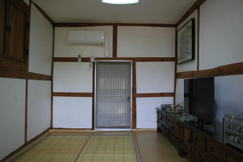 Jinrae Lee'S Traditional House Boseong ภายนอก รูปภาพ